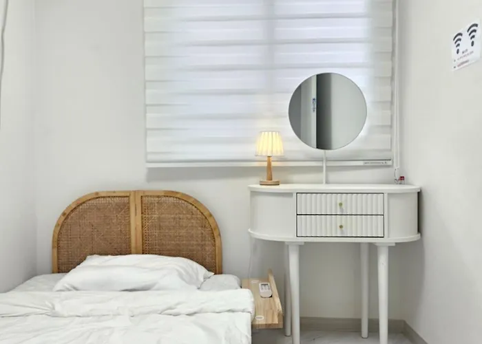 Shinhwahouse 5 Mins From Station Seul
