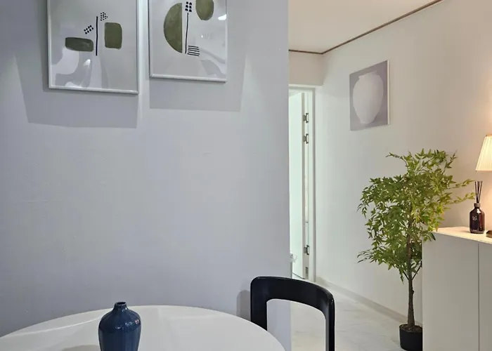 Shinhwahouse 5 Mins From Station