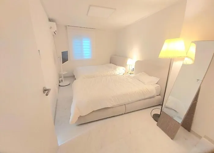 Shinhwahouse 5 Mins From Station Seul