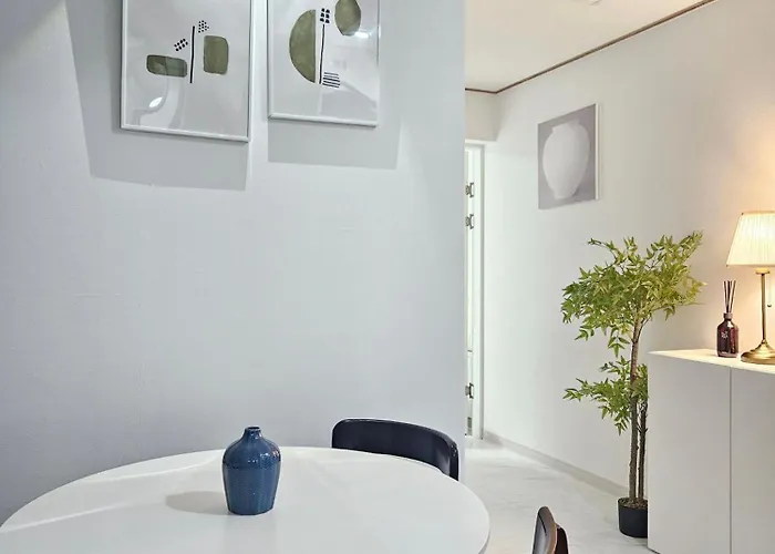 Shinhwahouse 5 Mins From Station 4*