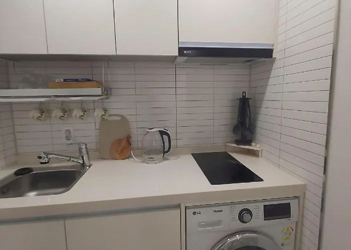 Affittacamere Shinhwahouse 5 Mins From Station