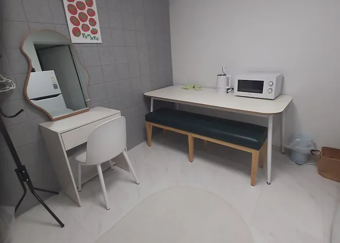 Shinhwahouse 5 Mins From Station 4* Seul