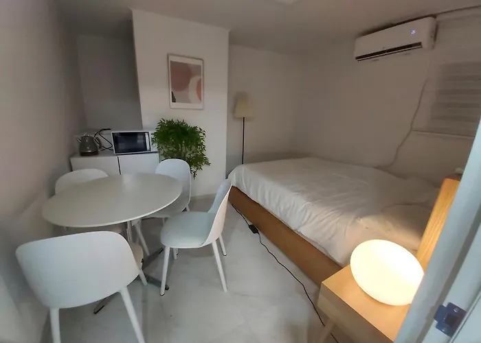 Shinhwahouse 5 Mins From Station Affittacamere Seul