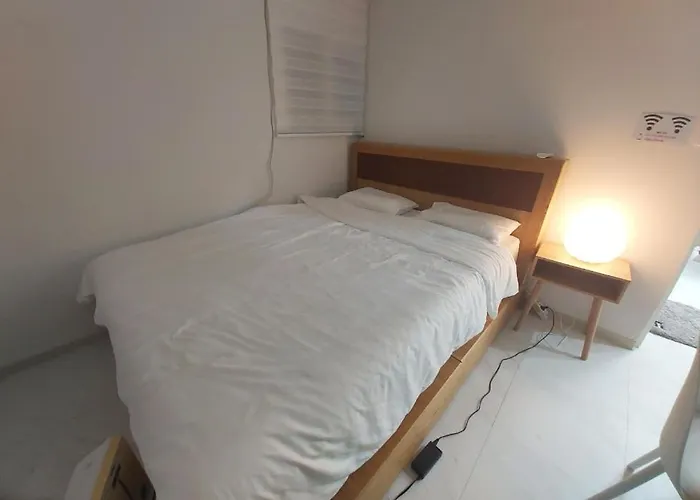 Affittacamere Shinhwahouse 5 Mins From Station 4*