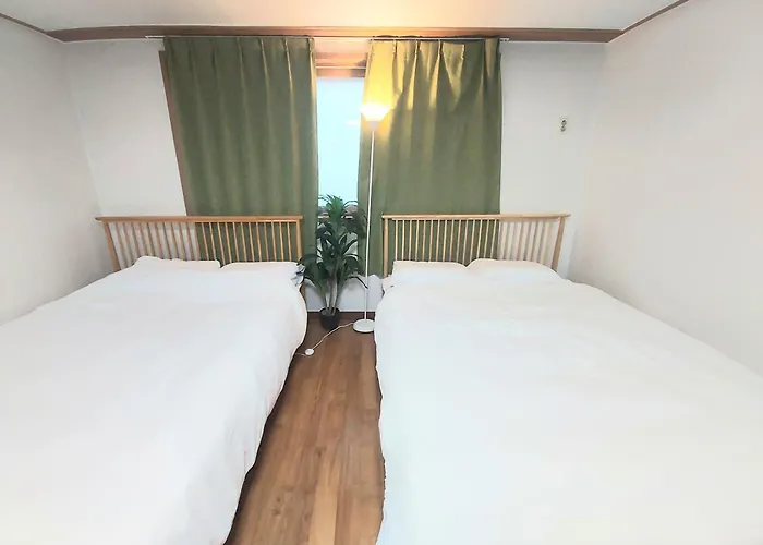 Shinhwahouse 5 Mins From Station 4*