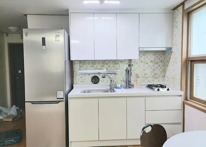 Shinhwahouse 5 Mins From Station 4* Seul