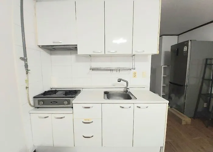 Shinhwahouse 5 Mins From Station Affittacamere 4*