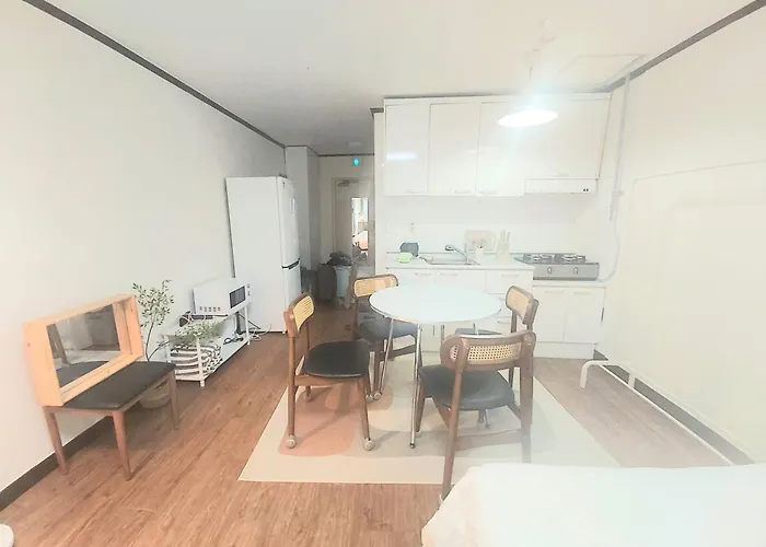 Shinhwahouse 5 Mins From Station Seul