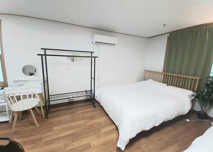 Shinhwahouse 5 Mins From Station 4*