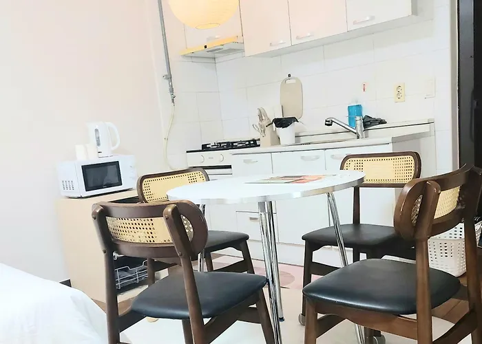 Affittacamere Shinhwahouse 5 Mins From Station